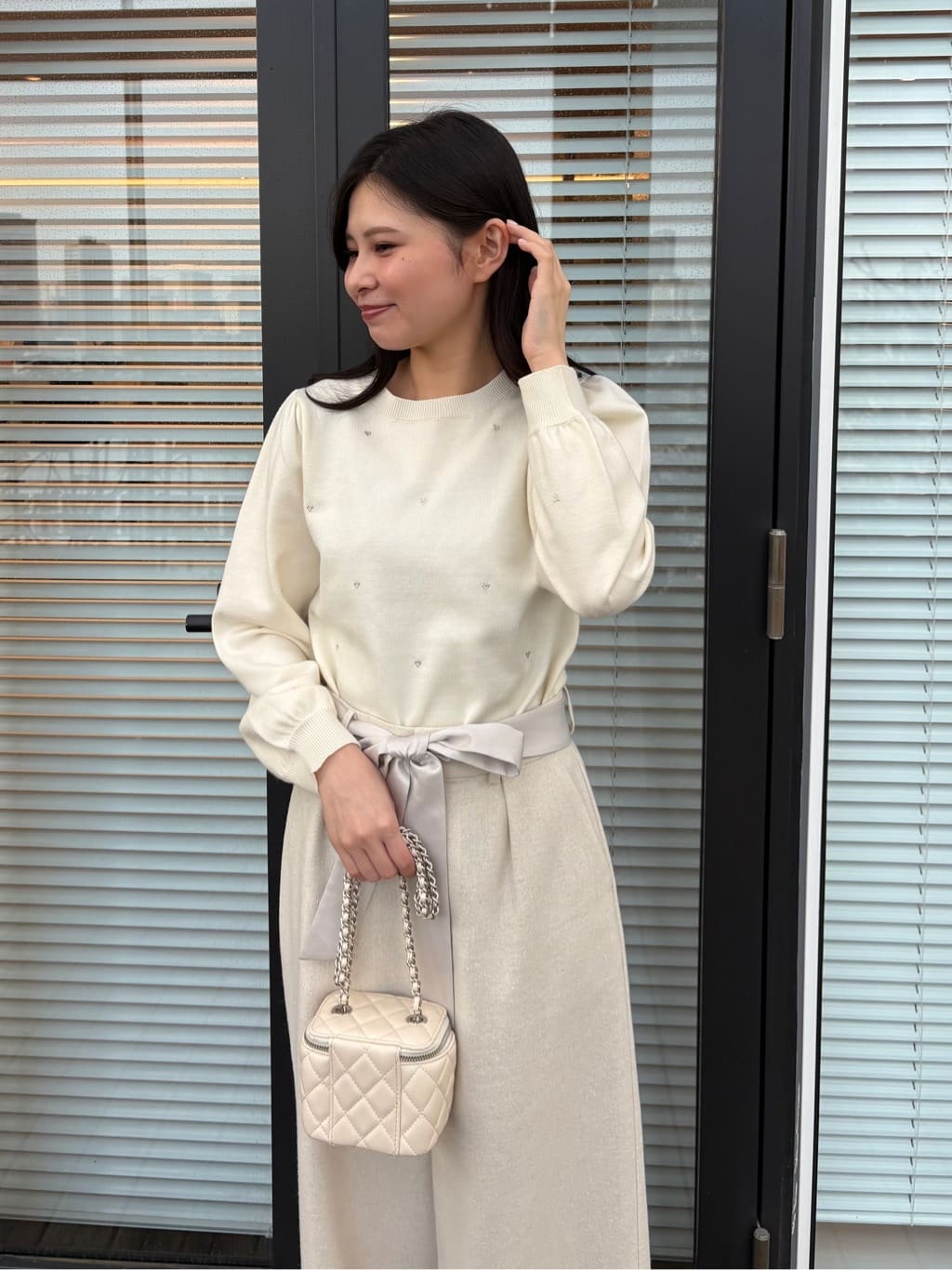 AOIさんの「Couture brooch｜【上品華やか・通勤】ラメツイード ワイドパンツ」を使ったコーディネート