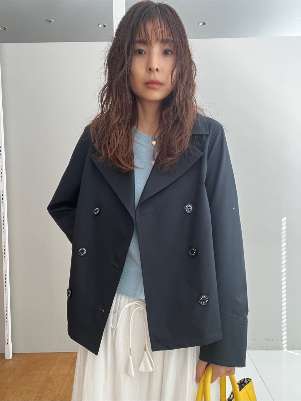 misaさんの「DRESSTERIOR｜【ウォッシャブル/撥水素材】Aラインショートトレンチジャケット」を使ったコーディネート
