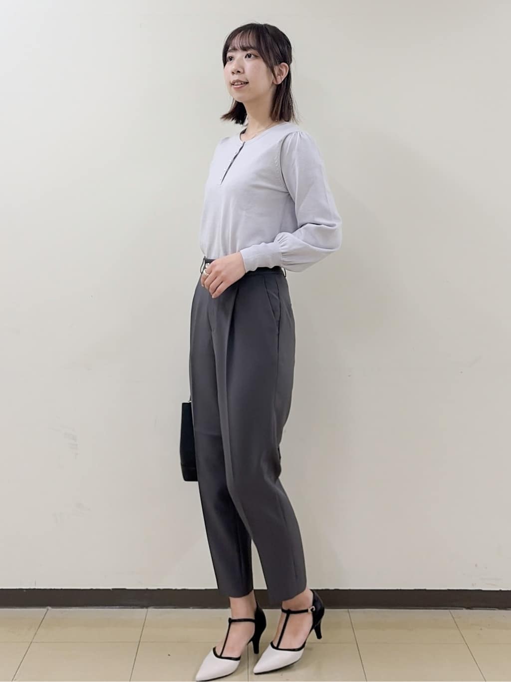 yurinaさんの「index｜ビジューボタンヘンリーネックニット【洗濯機OK】」を使ったコーディネート