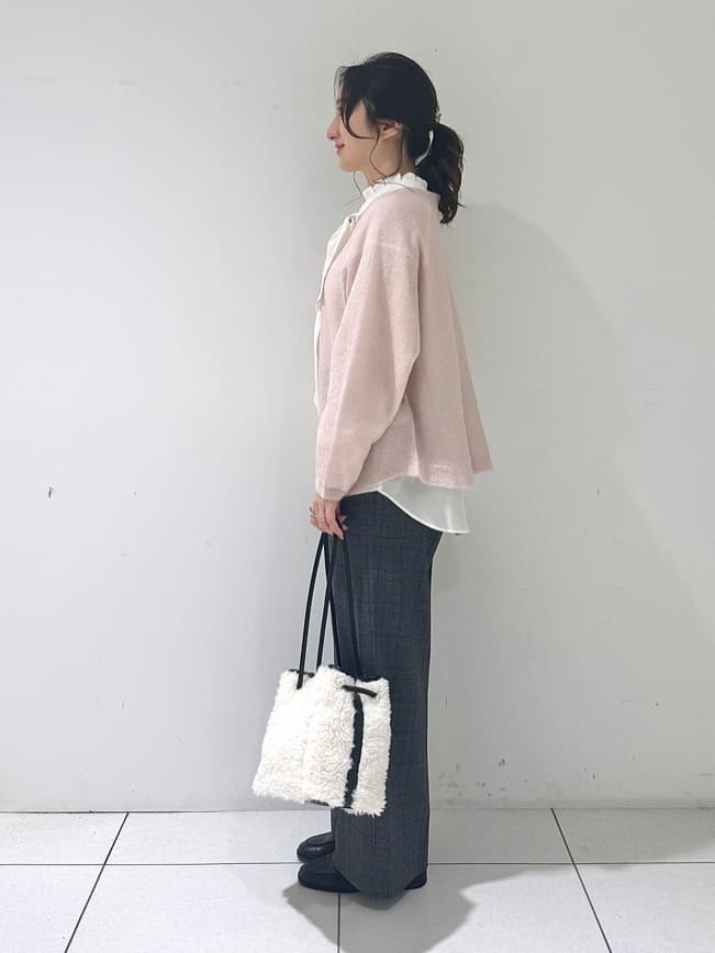 そんさんの「INDIVI｜【キッドモヘヤ素材】ラウンドヘムニット」を使ったコーディネート