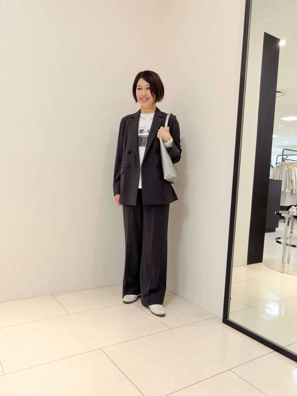 u-macoさんの「UNTITLED｜【新色追加/セットアップ可】エアリー ダブルブレストジャケット」を使ったコーディネート