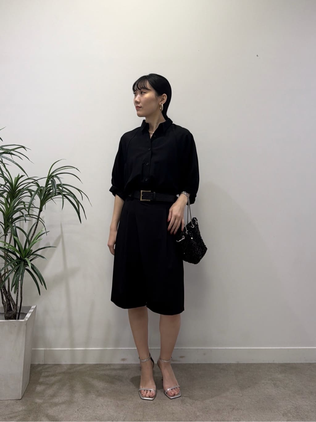 rinaさんの「INDIVI｜バックドロストブラウス」を使ったコーディネート