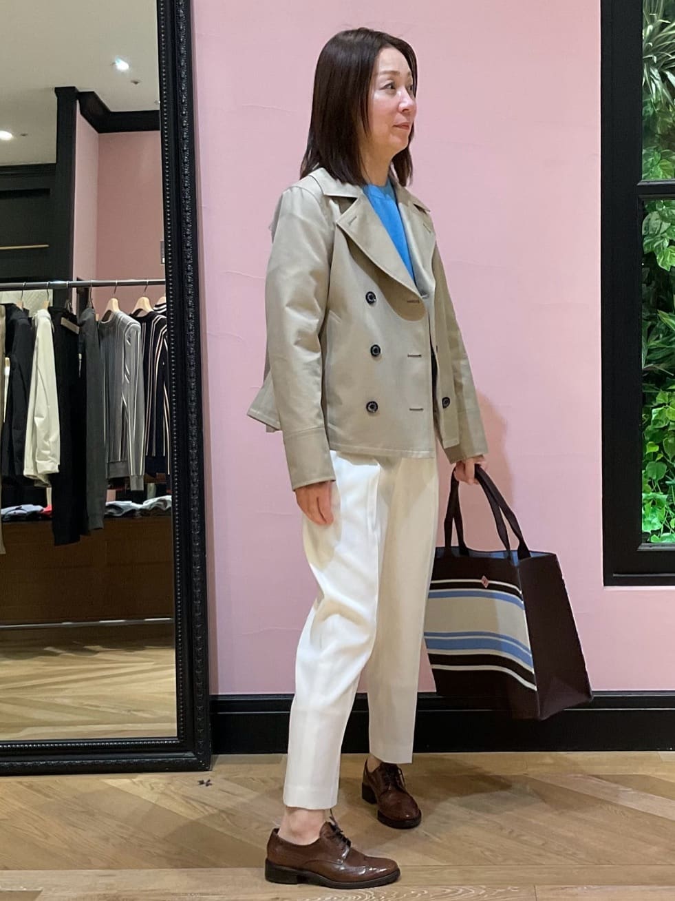 Hiwatashiさんの「DRESSTERIOR｜【ウォッシャブル/撥水素材】Aラインショートトレンチジャケット」を使ったコーディネート