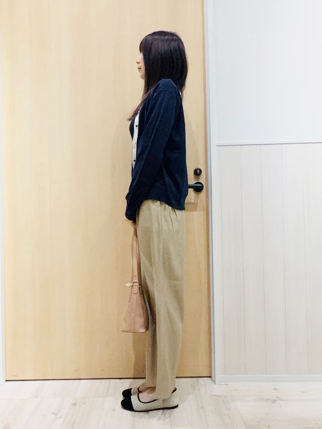 Naさんの「SHOO･LA･RUE｜【洗濯機可/S-LL/アンサンブル可】すっきりと好印象 配色クルーネックニット」を使ったコーディネート