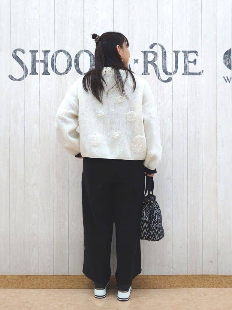 とろろさんの「SHOO･LA･RUE｜【選べる4柄】ダブルZIPで着こなし色々 柄カーディガン」を使ったコーディネート