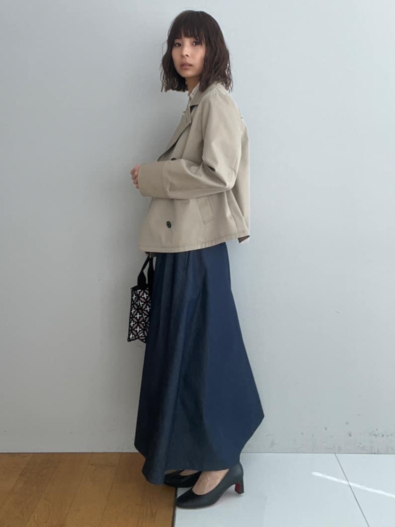 misaさんの「DRESSTERIOR｜【ウォッシャブル/撥水素材】Aラインショートトレンチジャケット」を使ったコーディネート