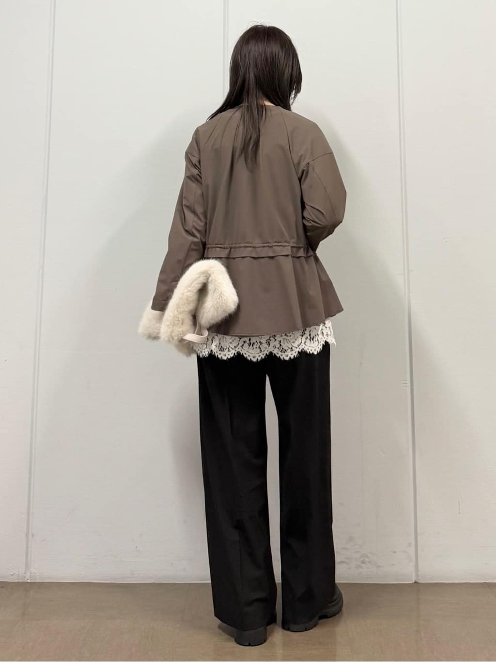 mizukiさんの「INDIVI｜【洗える／選べる8色】トーンアップニット」を使ったコーディネート