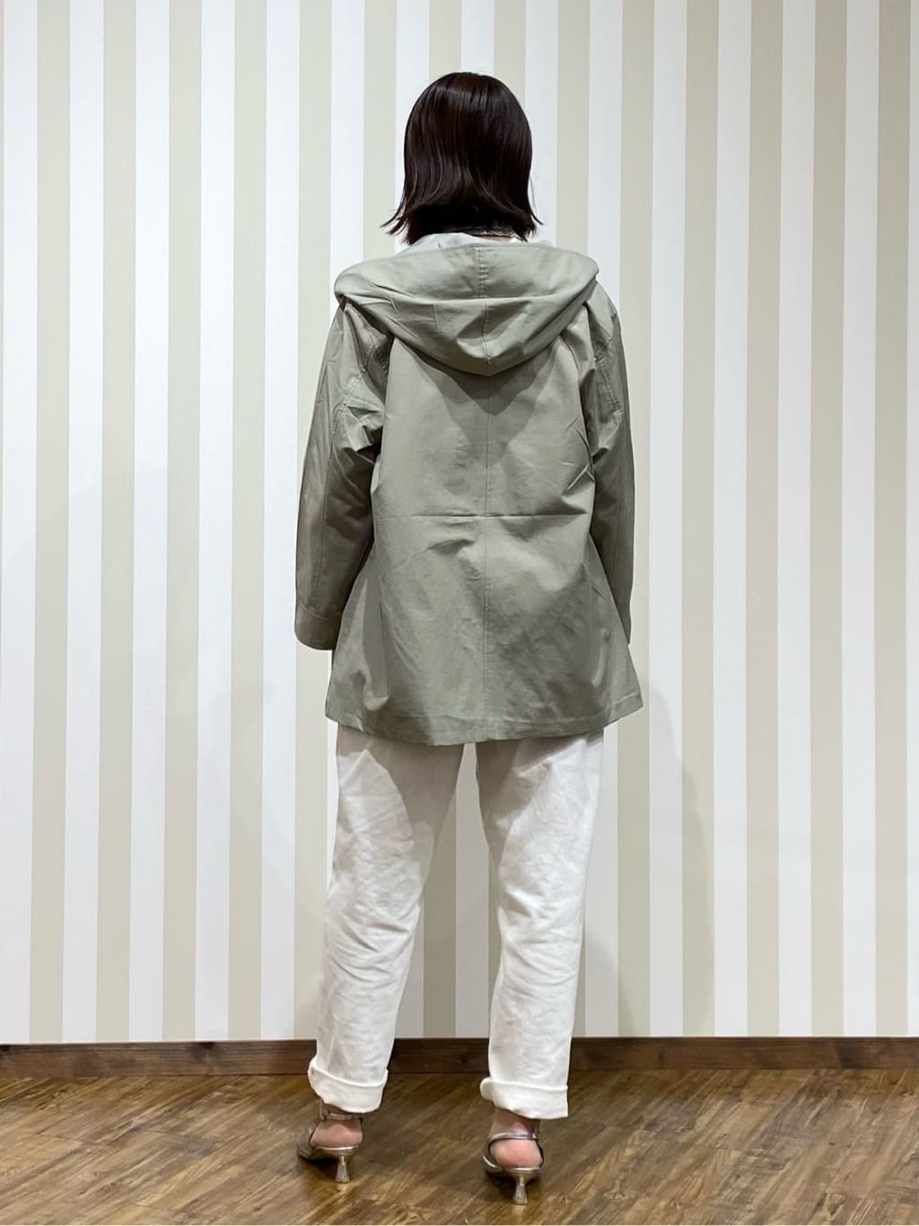SAOさんの「SHOO･LA･RUE｜【防花粉/洗濯機可/S-LL】ゆったり着られる 大人のテントフーディージャケット」を使ったコーディネート
