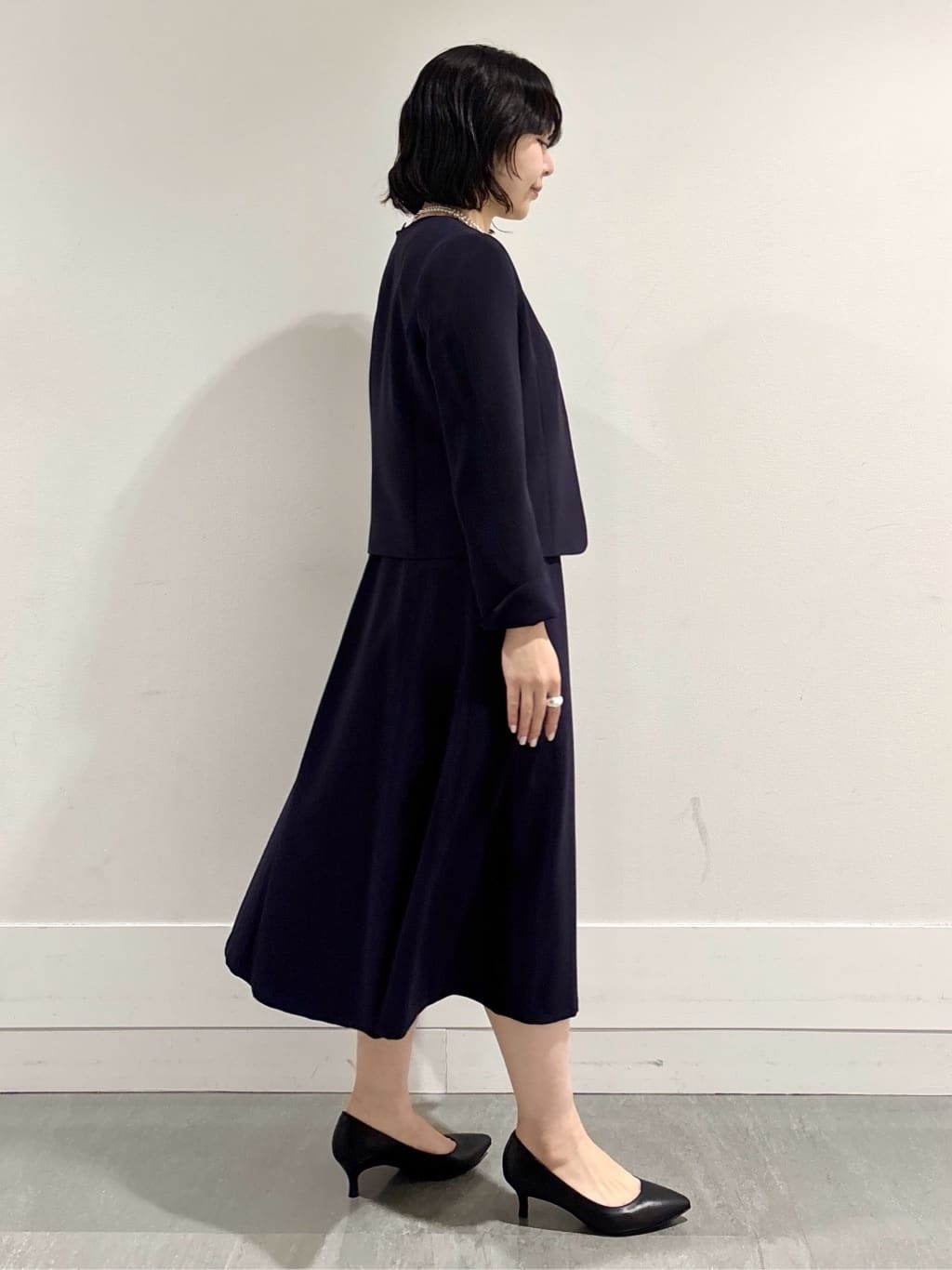 モエカさんの「UNTITLED｜【日本製・本革】Comfit Dresser Pumps（コンフィットドレッサーパンプス）」を使ったコーディネート