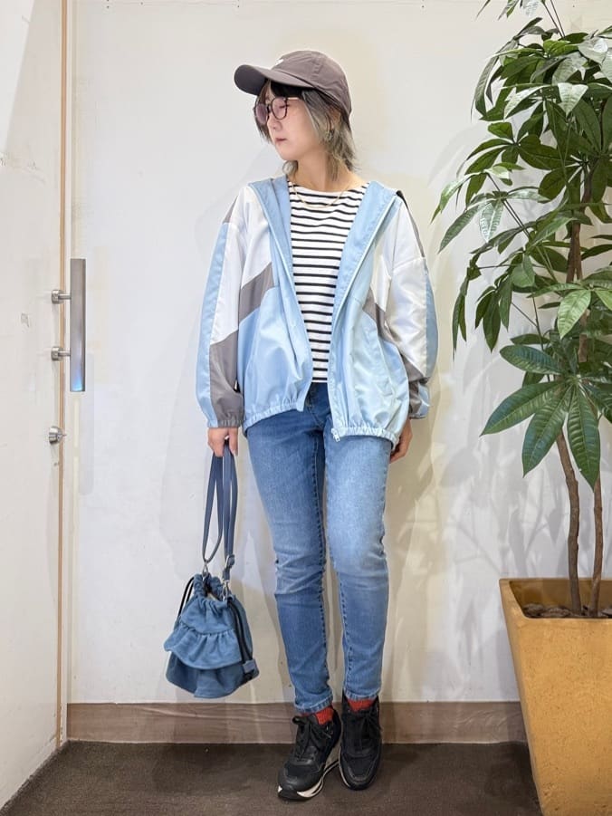 misakiさんの「SHOO･LA･RUE｜【SHOO・LA・RUE DENIM】毎日使いたくなる ストレッチデニムスキニーパンツ」を使ったコーディネート
