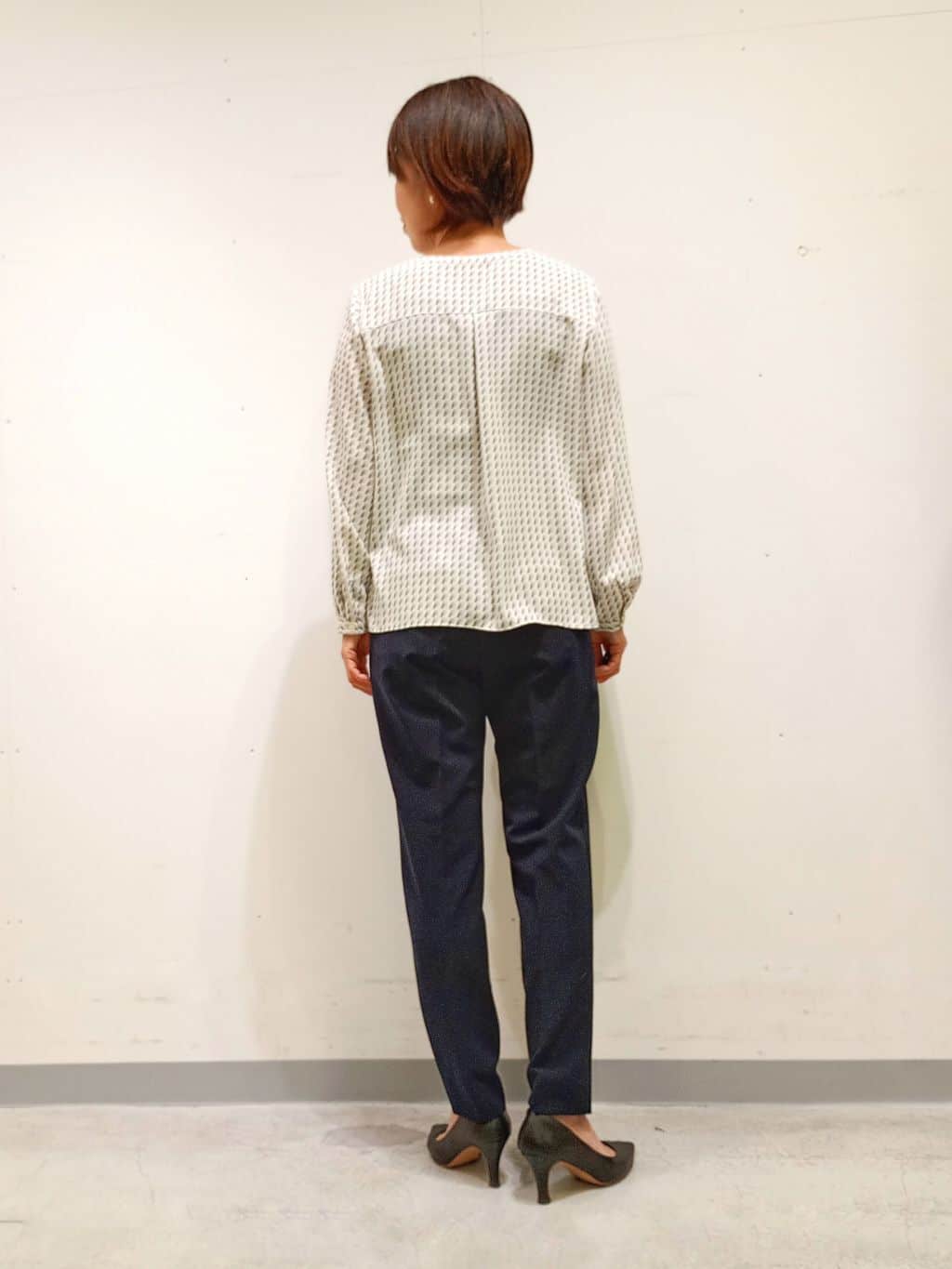 Kさんの「INDIVI｜【通勤スーツ／洗える】ストレッチタックテーパードパンツ」を使ったコーディネート