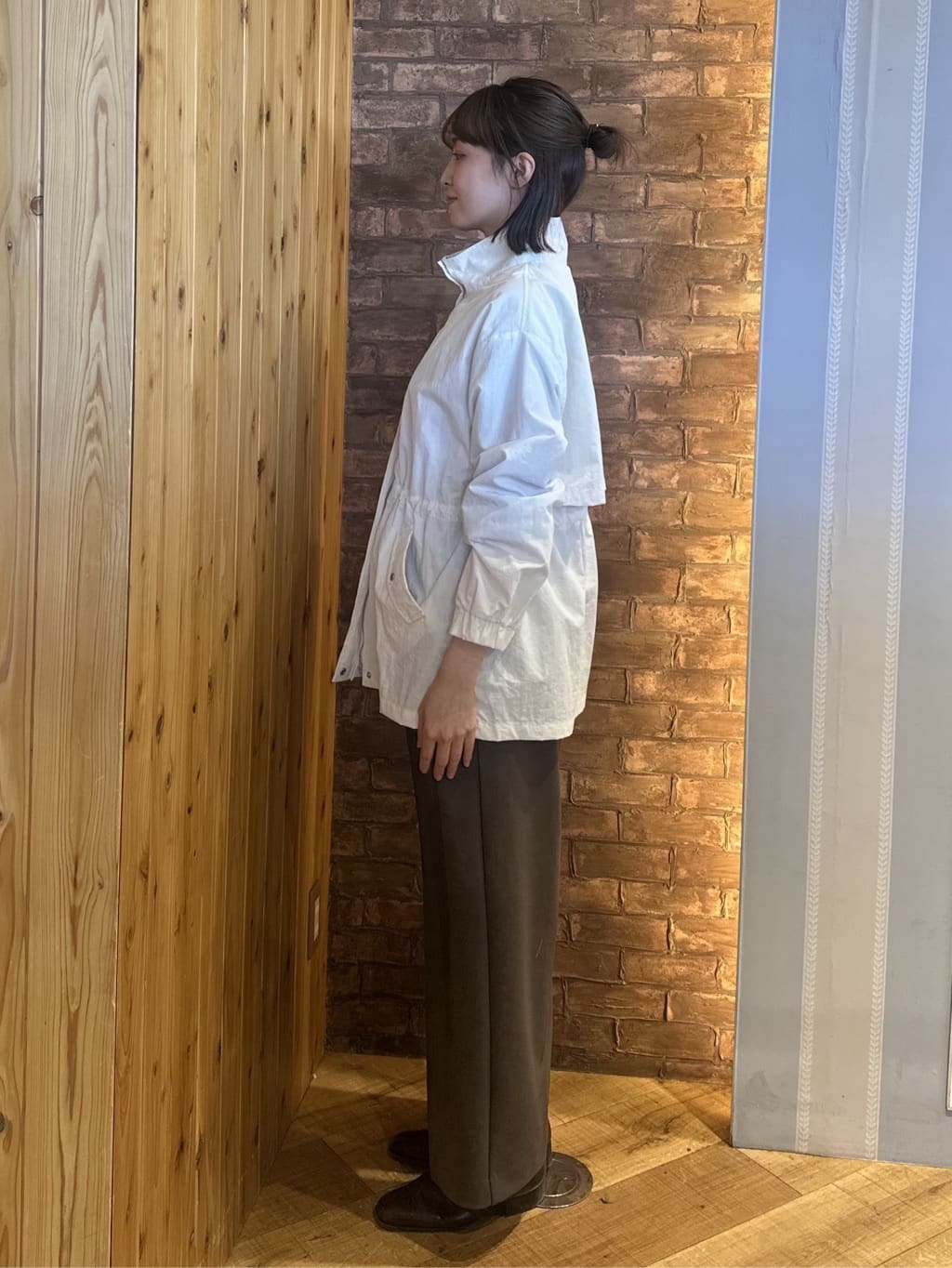 chiiさんの「SHOO･LA･RUE｜【防花粉/S-LL】ウエストマークですっきり見え　軽やかスタンドブルゾン」を使ったコーディネート