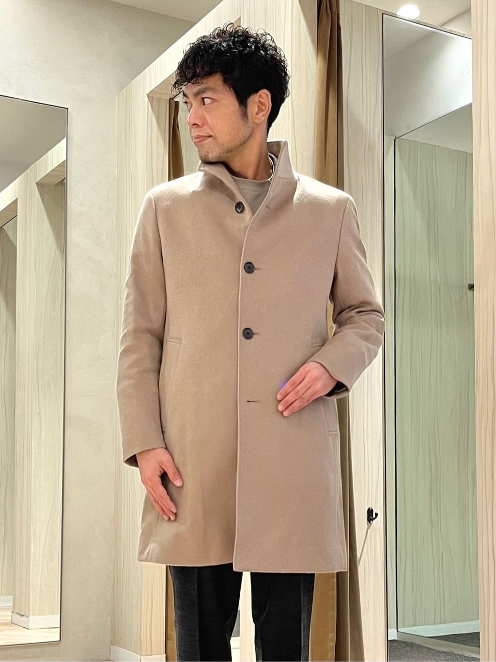 URAさんの「TAKEO KIKUCHI｜【ウールカシミヤブレンド】ビーバー調 スタンドカラー コート」を使ったコーディネート