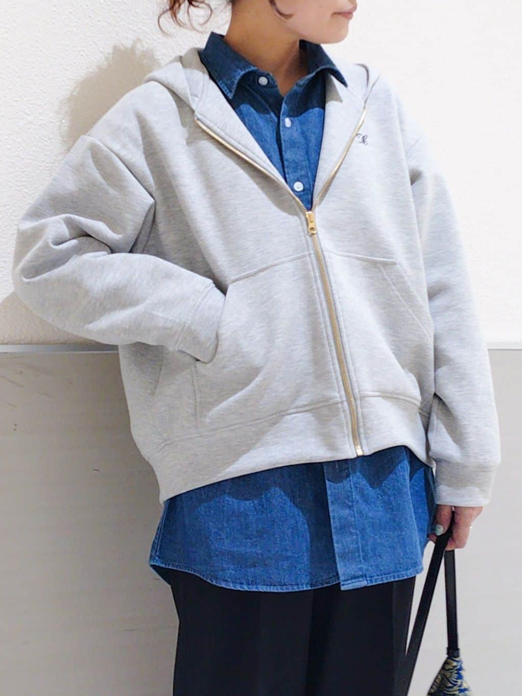 maruさんの「THE SHOP TK｜ダンボールジップパーカ」を使ったコーディネート