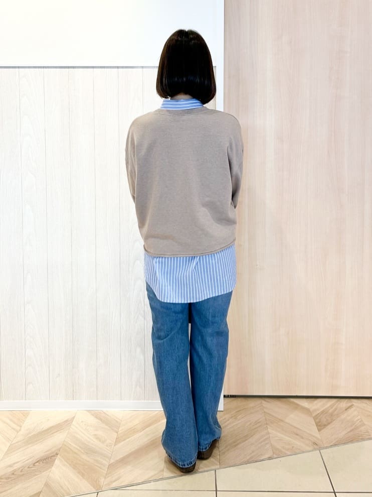 tomoさんの「SHOO･LA･RUE｜【SHOO・LA・RUE DENIM/SS-LL】程よい厚みの ストレートデニムパンツ（10.5オン」を使ったコーディネート