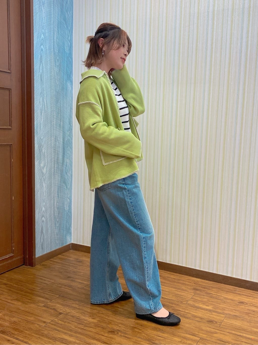 ayaさんの「SHOO･LA･RUE｜【高レビュー/2点セット】着るだけでコーデが決まる フェザーニットベスト&times;リブニット」を使ったコーディネート