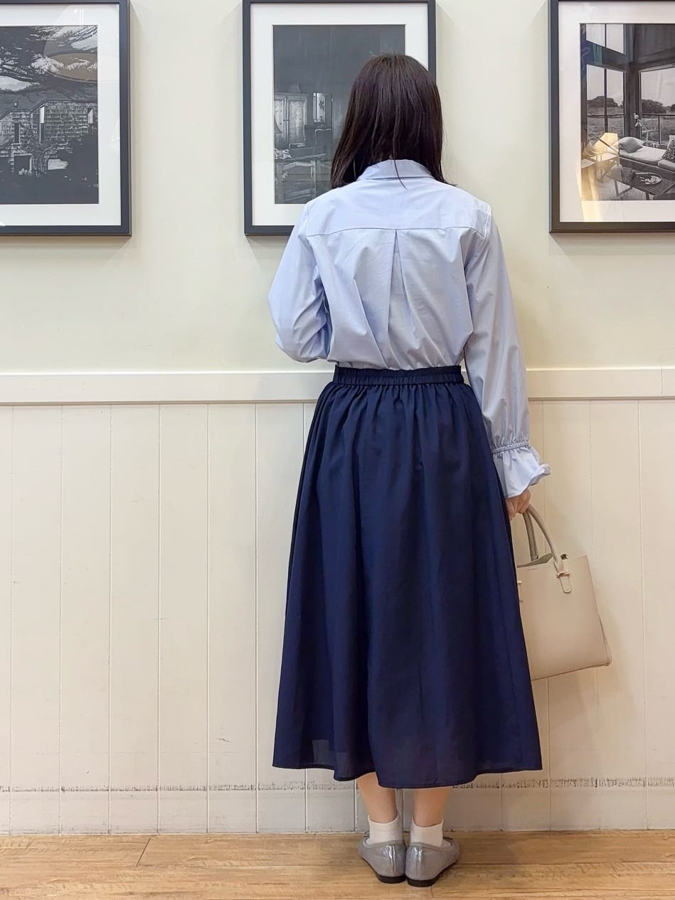 えぬさんの「SHOO･LA･RUE｜ふんわり女性らしさあふれる ギャザーフレアスカート」を使ったコーディネート