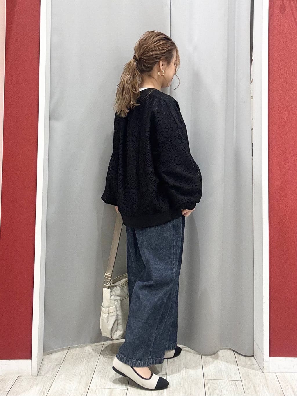 shioさんの「SHOO･LA･RUE｜ちょうどいい華やかさ　ふんわりレースブルゾン」を使ったコーディネート