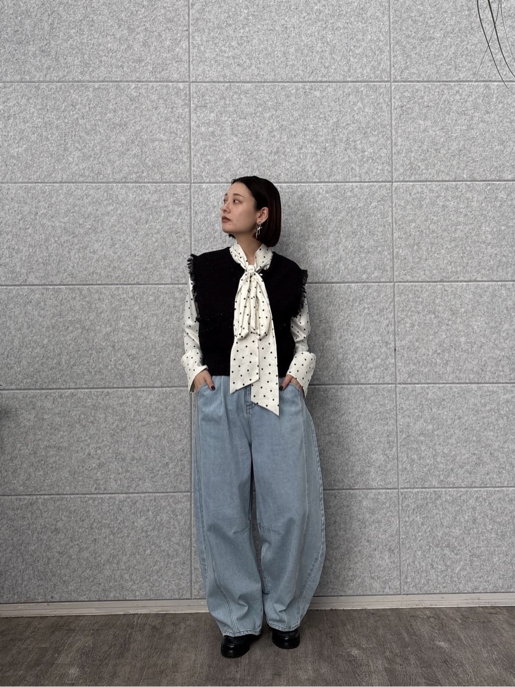 ayanoさんの「INDIVI｜【オケージョン/セレモニー】サテンドットボウタイブラウス」を使ったコーディネート