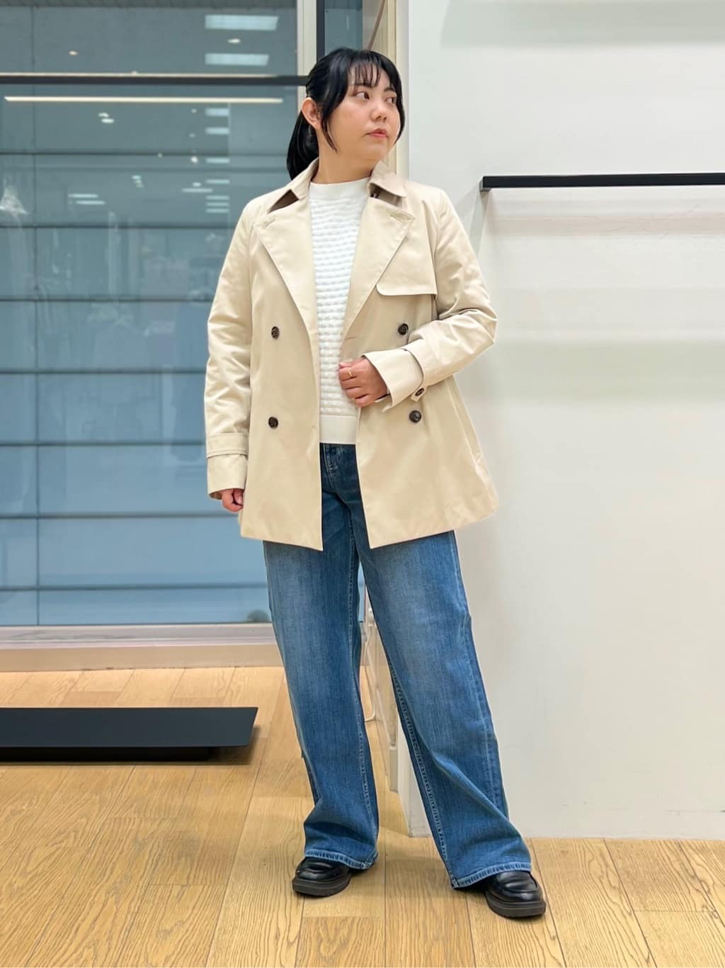 shimaさんの「INDIVI｜【花粉付着防止／撥水／UVケア】名品トレンチコート」を使ったコーディネート