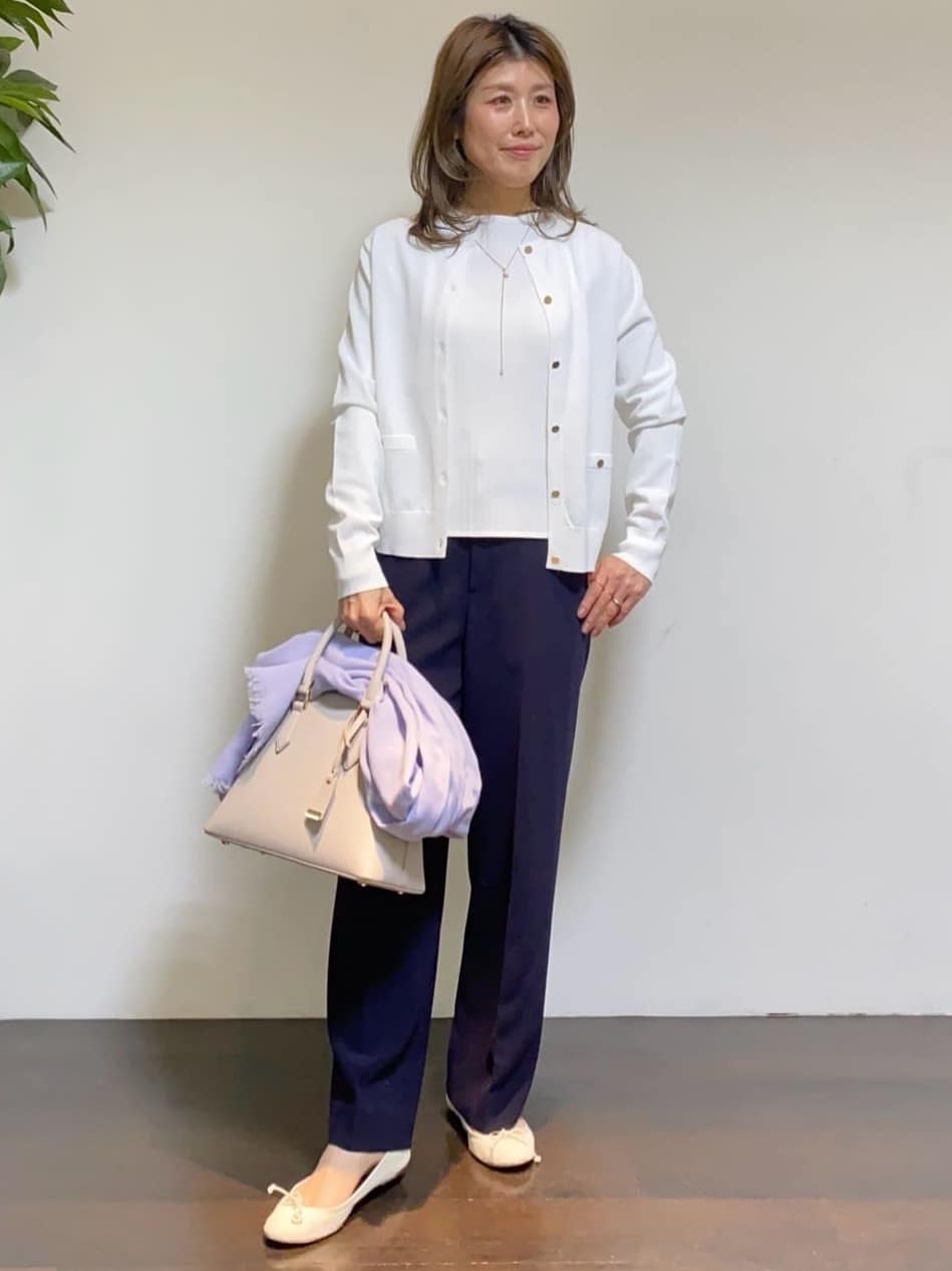 tomoさんの「UNTITLED｜◆【アンサンブル可/洗える】クルーネックニットカーディガン」を使ったコーディネート