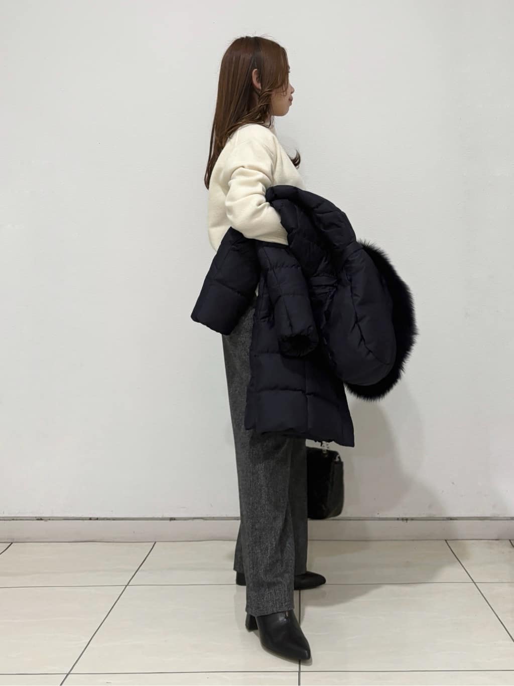 kahoさんの「INDIVI｜【冬ニット人気NO．1！／カシミヤ混】ミドルゲージハイネックニット」を使ったコーディネート