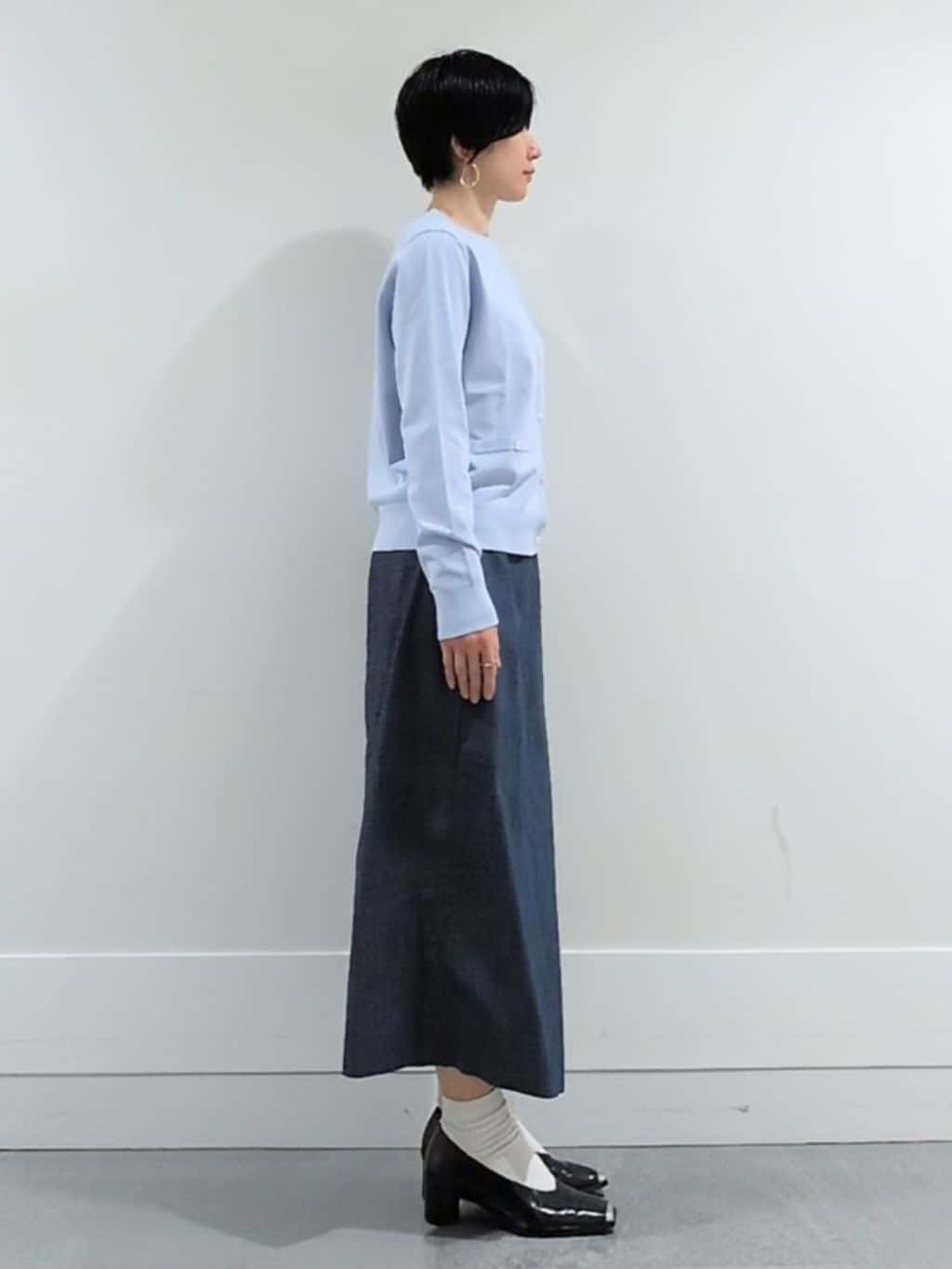 ミズタさんの「UNTITLED｜【洗える/後ろウエストゴム】デニム調シャンブレーナロースカート」を使ったコーディネート
