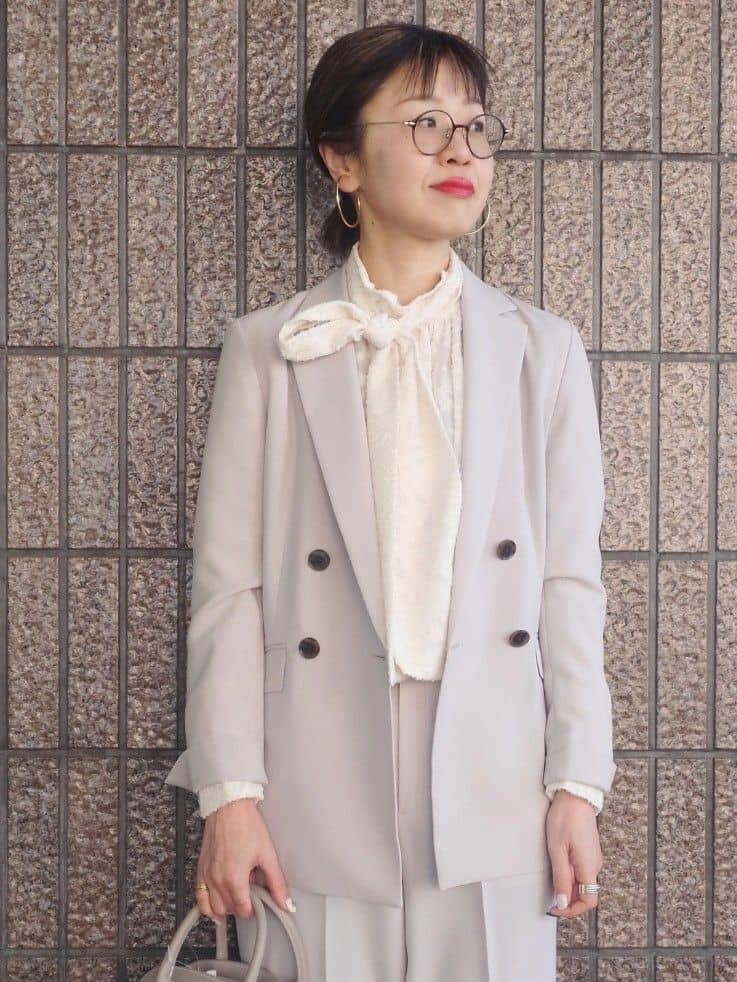MUTSUKOさんの「UNTITLED｜【新色追加/セットアップ可】エアリー ダブルブレストジャケット」を使ったコーディネート