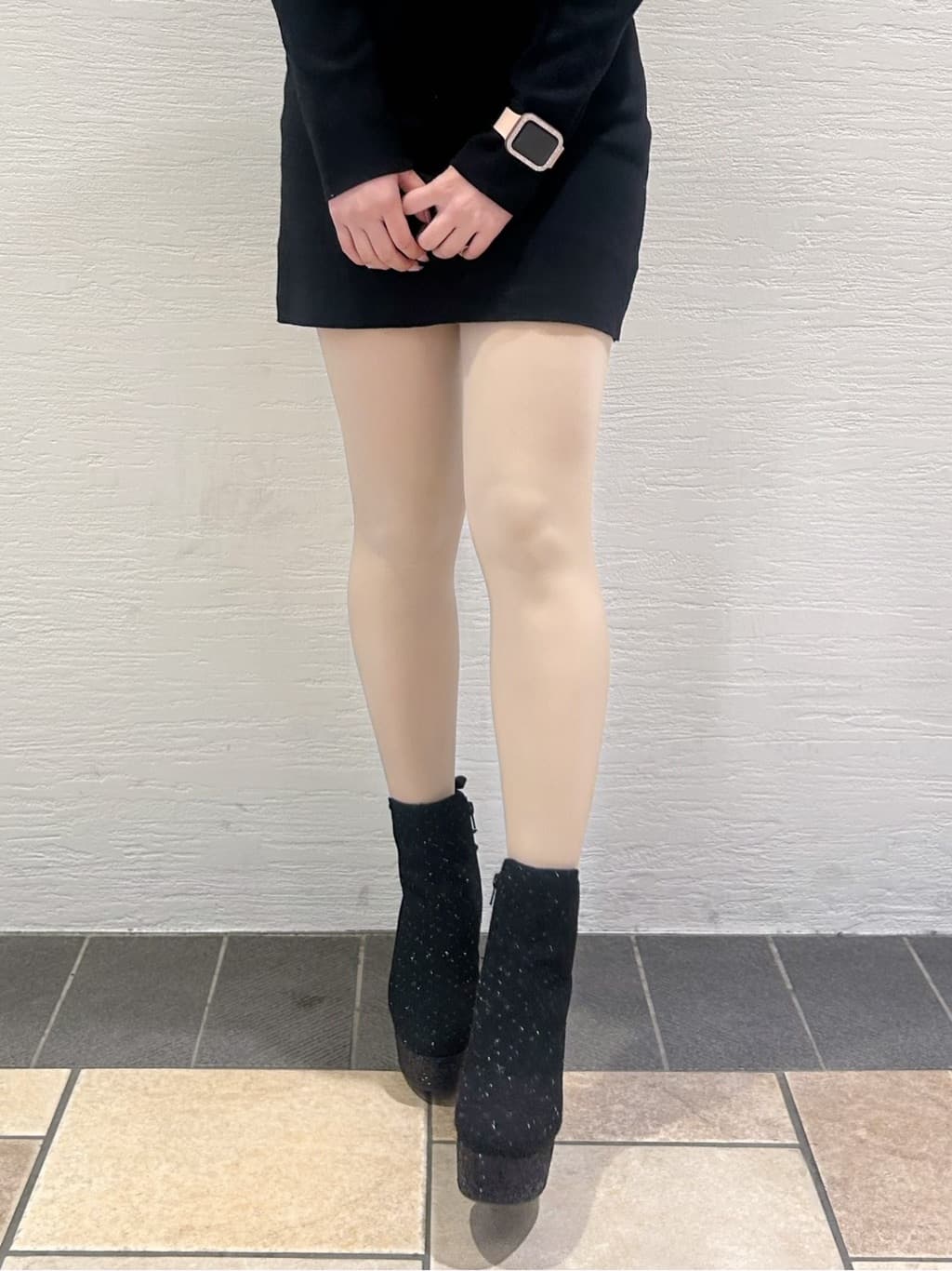 ゆうりさんの「ESPERANZA｜【ラク盛り/ショートブーツ】リピーター続出／脚長美脚 バックリボングリッターヒールショートブーツ」を使ったコーディネート
