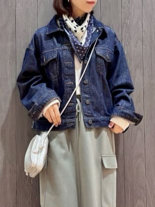 meiさんの「SHOO･LA･RUE｜【SHOO・LA・RUE DENIM】羽織るだけでこなれる　オーバーサイズデニムジャケット」を使ったコーディネート