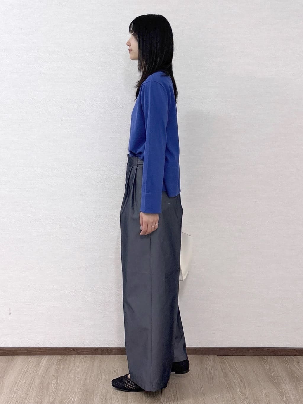 sachikoさんの「OPAQUE.CLIP｜リラクシーボートネックニット／オーガニックコットン混【洗濯機OK／UVケア】《5col》」を使ったコーディネート
