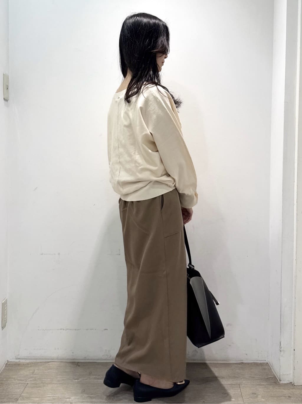 yuicciさんの「OPAQUE.CLIP｜リラクシードルマンスリーブニット【洗濯機OK／抗ピル】」を使ったコーディネート