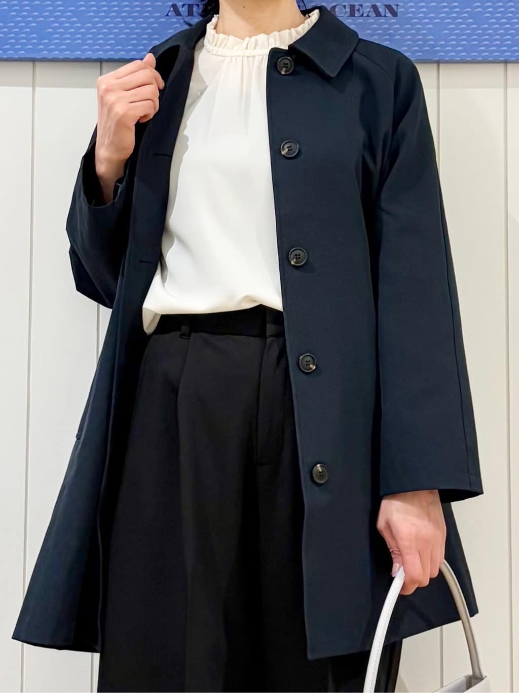 uwatokoさんの「Dessin｜【花粉ガード/撥水加工/洗える】ステンカラースプリングコート」を使ったコーディネート