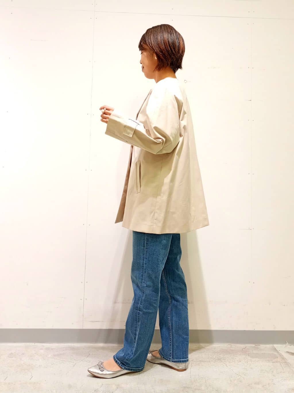 Kさんの「INDIVI｜【撥水/軽量】ミドル丈 ミニマルトレンチコート」を使ったコーディネート