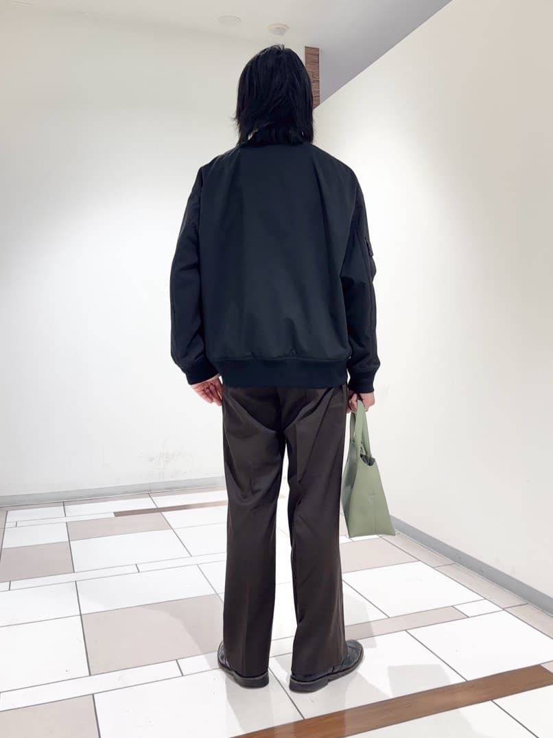 及川さんの「TAKEO KIKUCHI｜【BOWLER HAT LABEL】撥水 MA－1ブルゾン」を使ったコーディネート