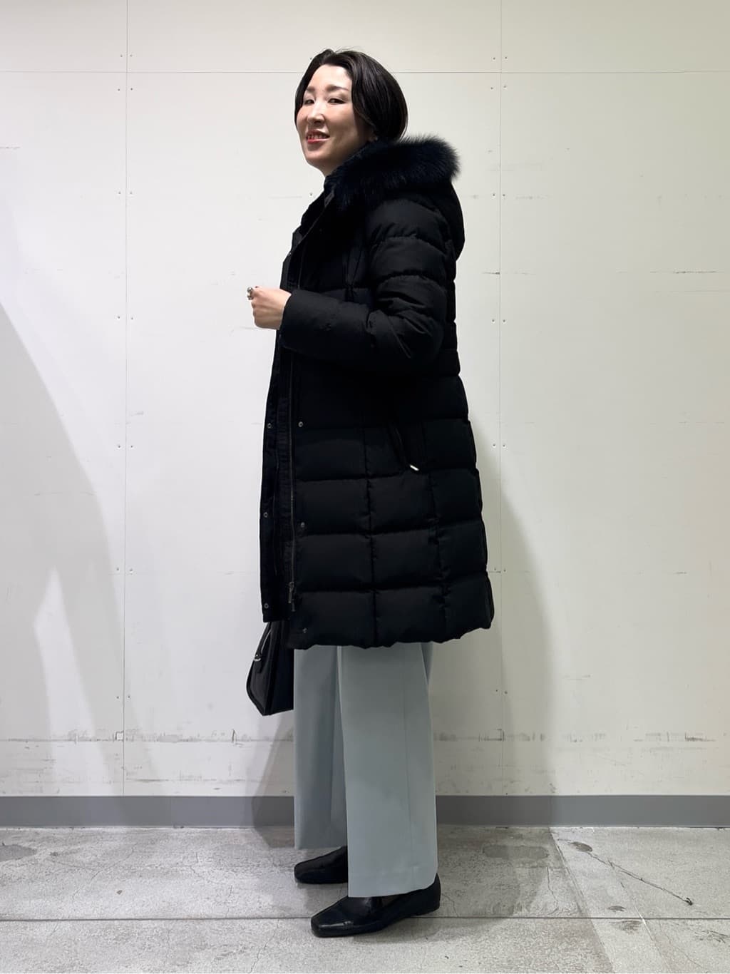 yuriさんの「INDIVI｜【合皮／ミドルサイズ】春カラーフォルムバッグ」を使ったコーディネート