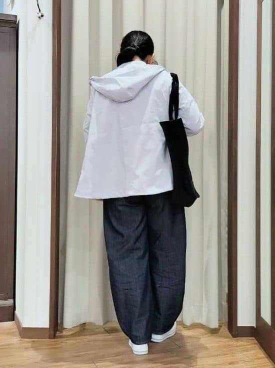 chami さんの「SHOO･LA･RUE｜【前後2WAY/S-LL】体型カバーもこなれ見えも叶う　ふんわりお袖の配色パイピングニット」を使ったコーディネート