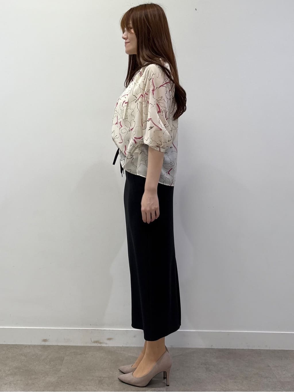 sayaさんの「COUP DE CHANCE｜【手洗い可/通勤服】シアーローン花柄ブラウス」を使ったコーディネート