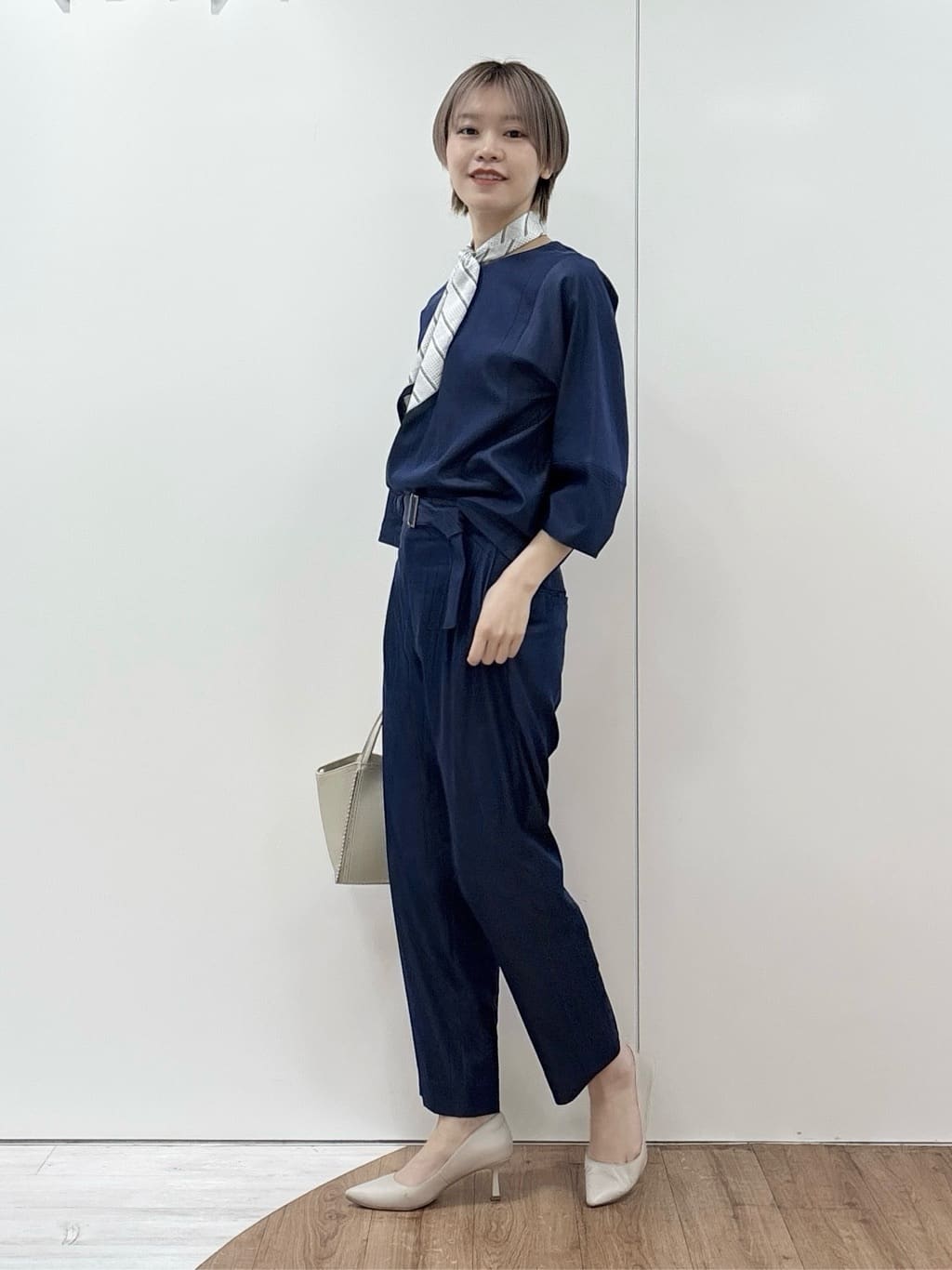 kanaeさんの「INDIVI｜【洗える／UVケア／SETUP可能】デニムライク ランタン袖ブラウス」を使ったコーディネート