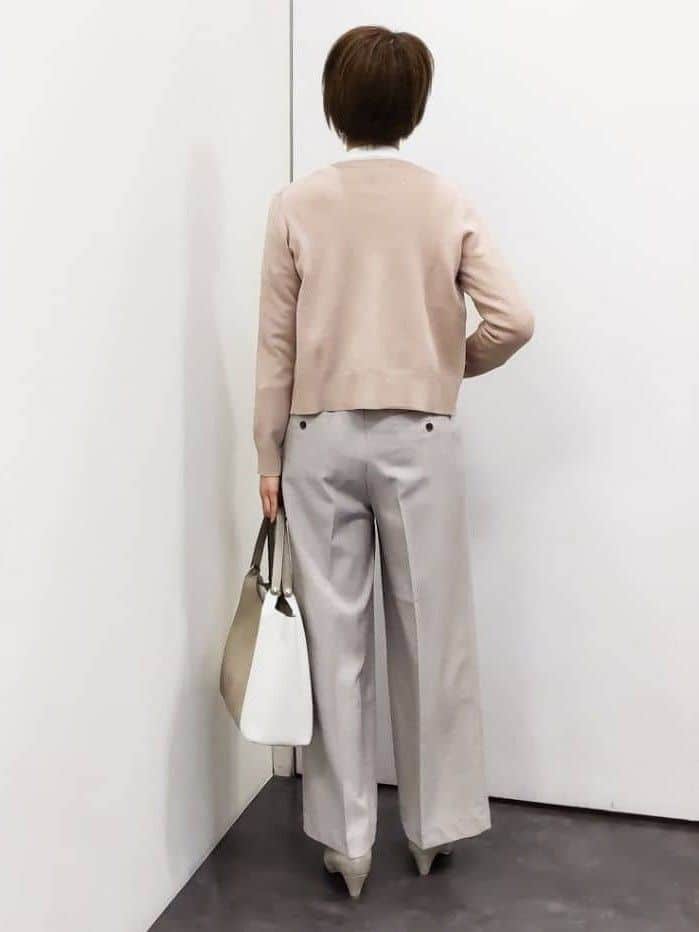 やまちゃんさんの「grove｜【貴島明日香さん着用】お仕事も普段も。今どきワークシャツブラウス」を使ったコーディネート