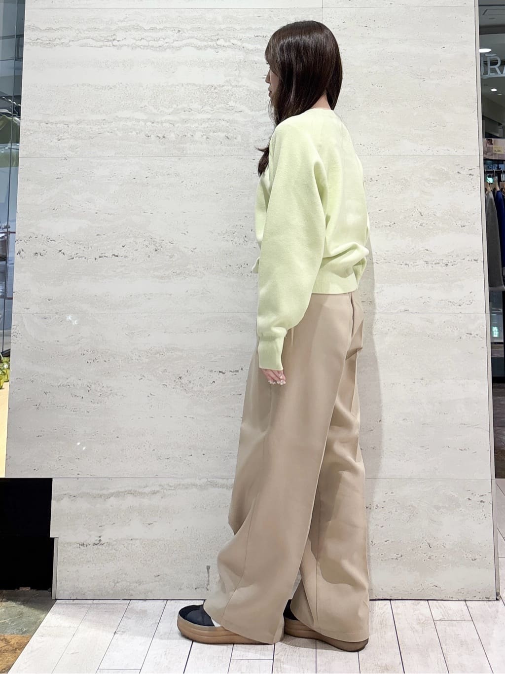 かほさんの「OPAQUE.CLIP｜イージーワイドパンツ【洗濯機OK】」を使ったコーディネート