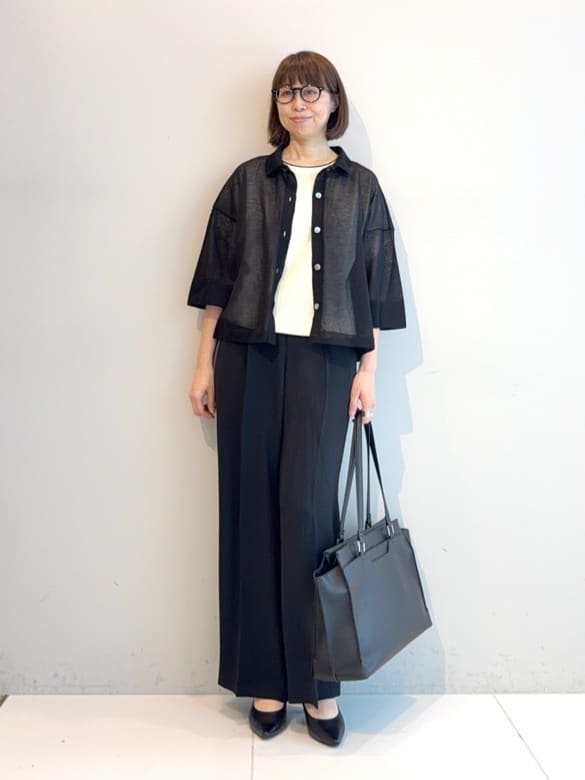 murayamaさんの「INDIVI｜【洗える／シアー】衿付きシャツライクニットカーディガン」を使ったコーディネート