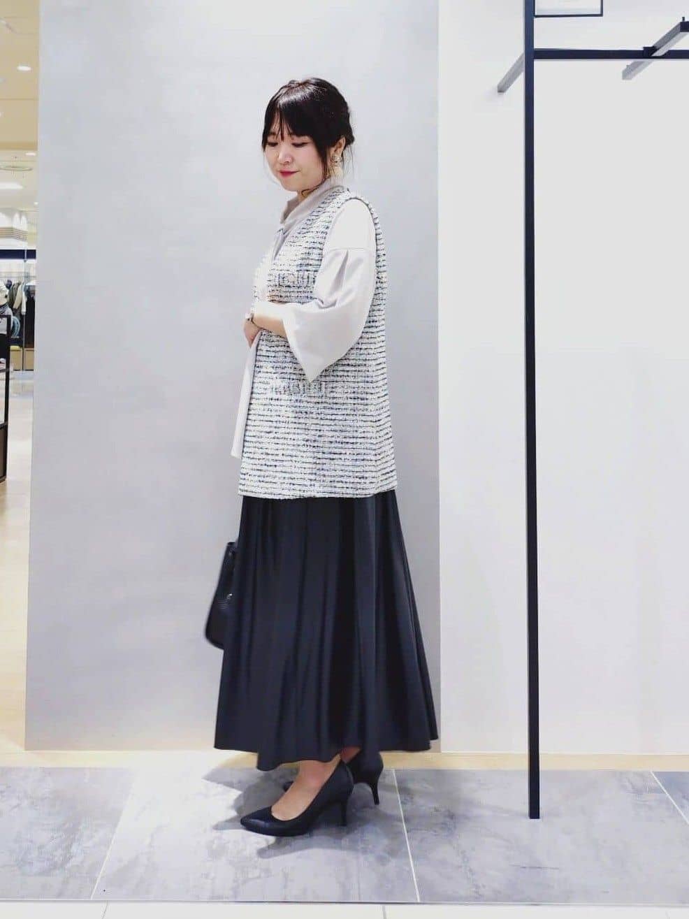 TOMOMIさんの「INDIVI｜【合皮／ミドルサイズ】春カラーフォルムバッグ」を使ったコーディネート