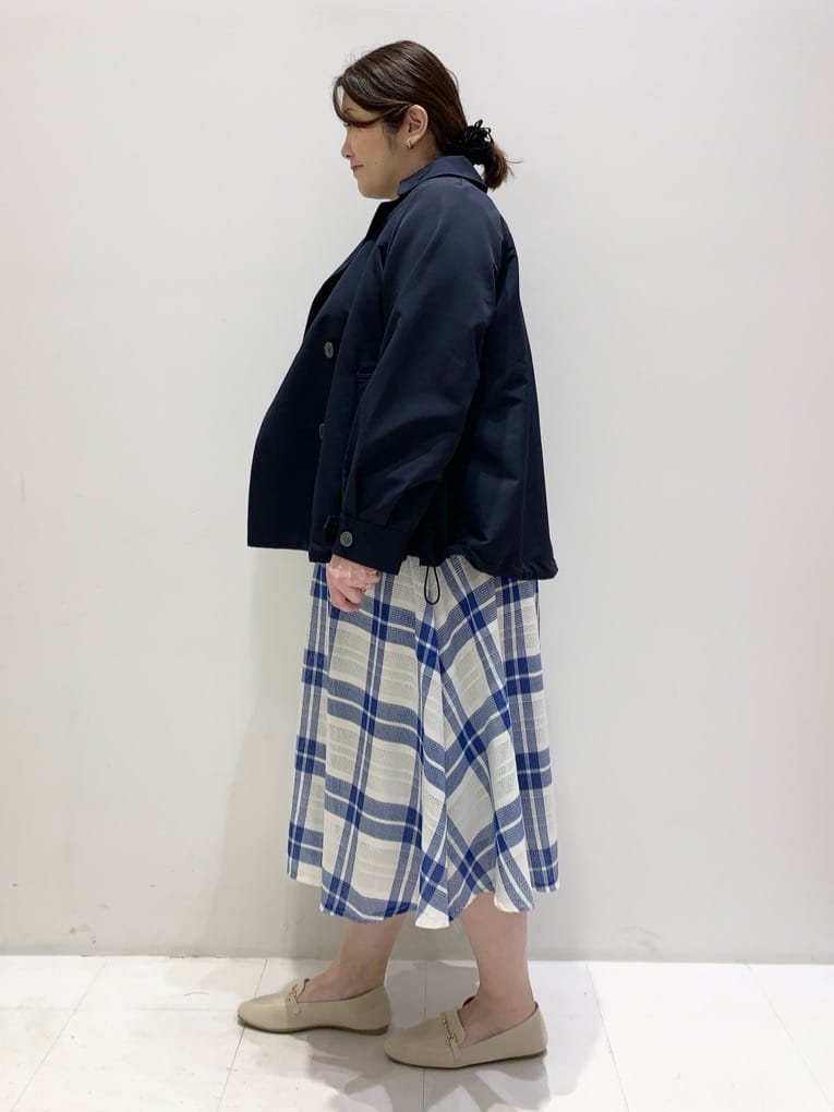 みいちゃんさんの「grove｜【撥水／シルエット2WAY】軽やかミドルトレンチコート」を使ったコーディネート