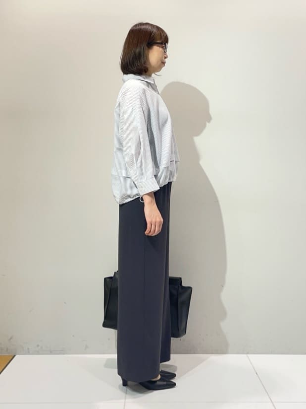murayamaさんの「INDIVI｜【接触冷感／洗える／2WAY】ドロスト付 シアーシャンブレーシャツ」を使ったコーディネート