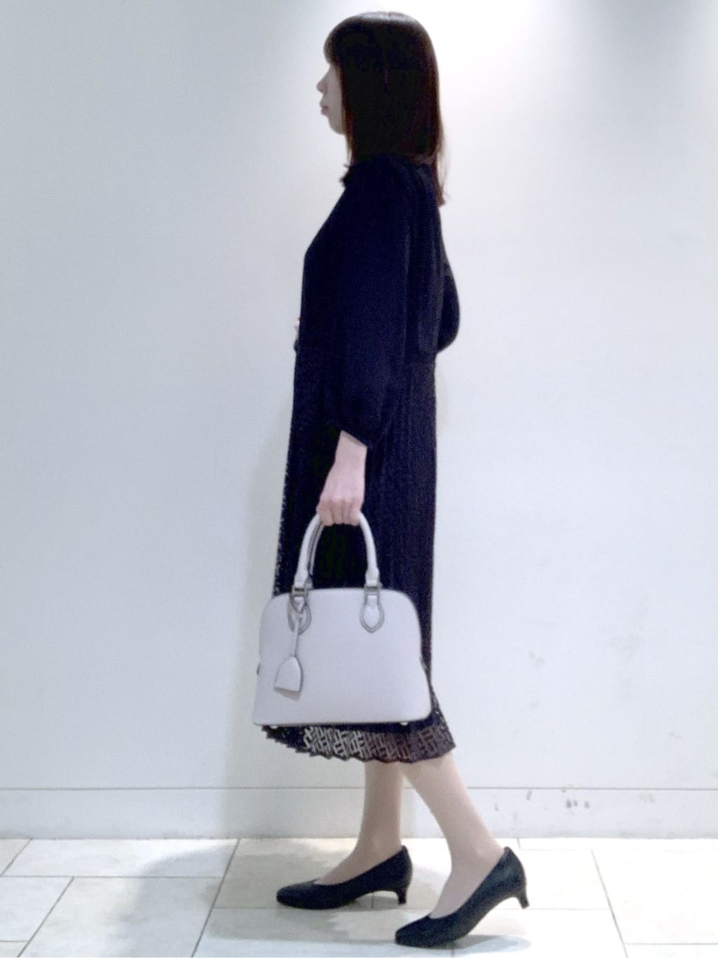 ヤマグチさんの「Reflect｜【SS-4Lサイズ】シフォン&times;幾何柄レースプリーツワンピース」を使ったコーディネート