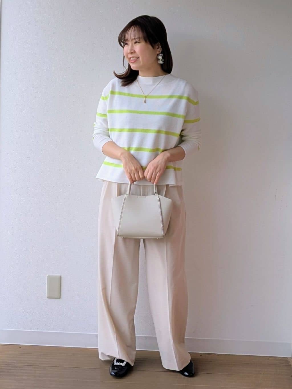 なみきさんの「UNTITLED｜【洗える/ウエスト後ろゴム】ウール混　タックワイドパンツ」を使ったコーディネート