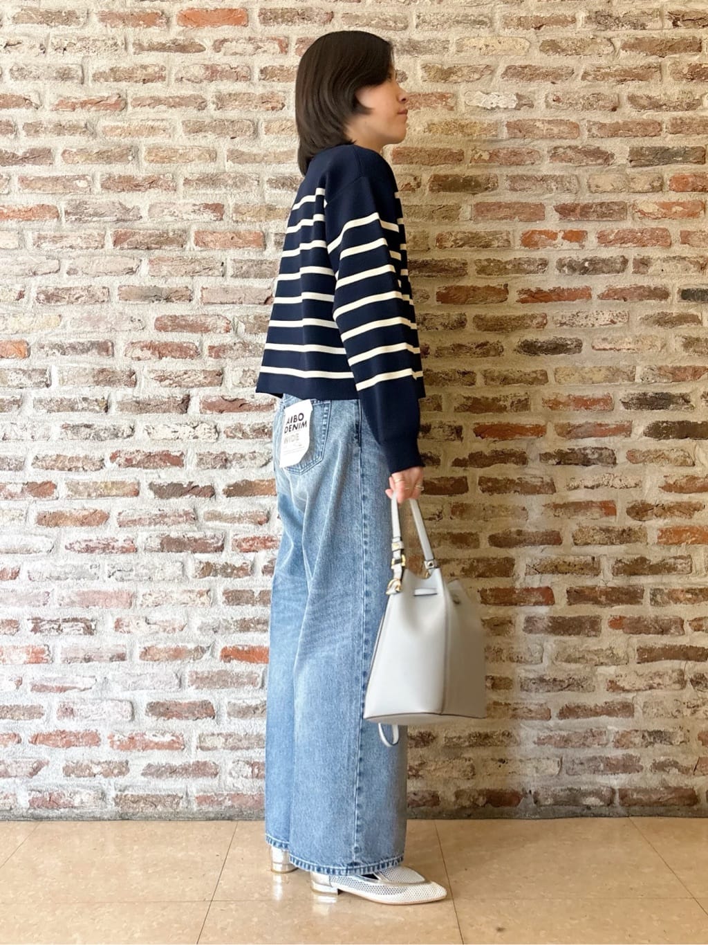しばさんの「THE SHOP TK｜【羽織るだけでこなれ感を演出】デニム切替カーディガン」を使ったコーディネート