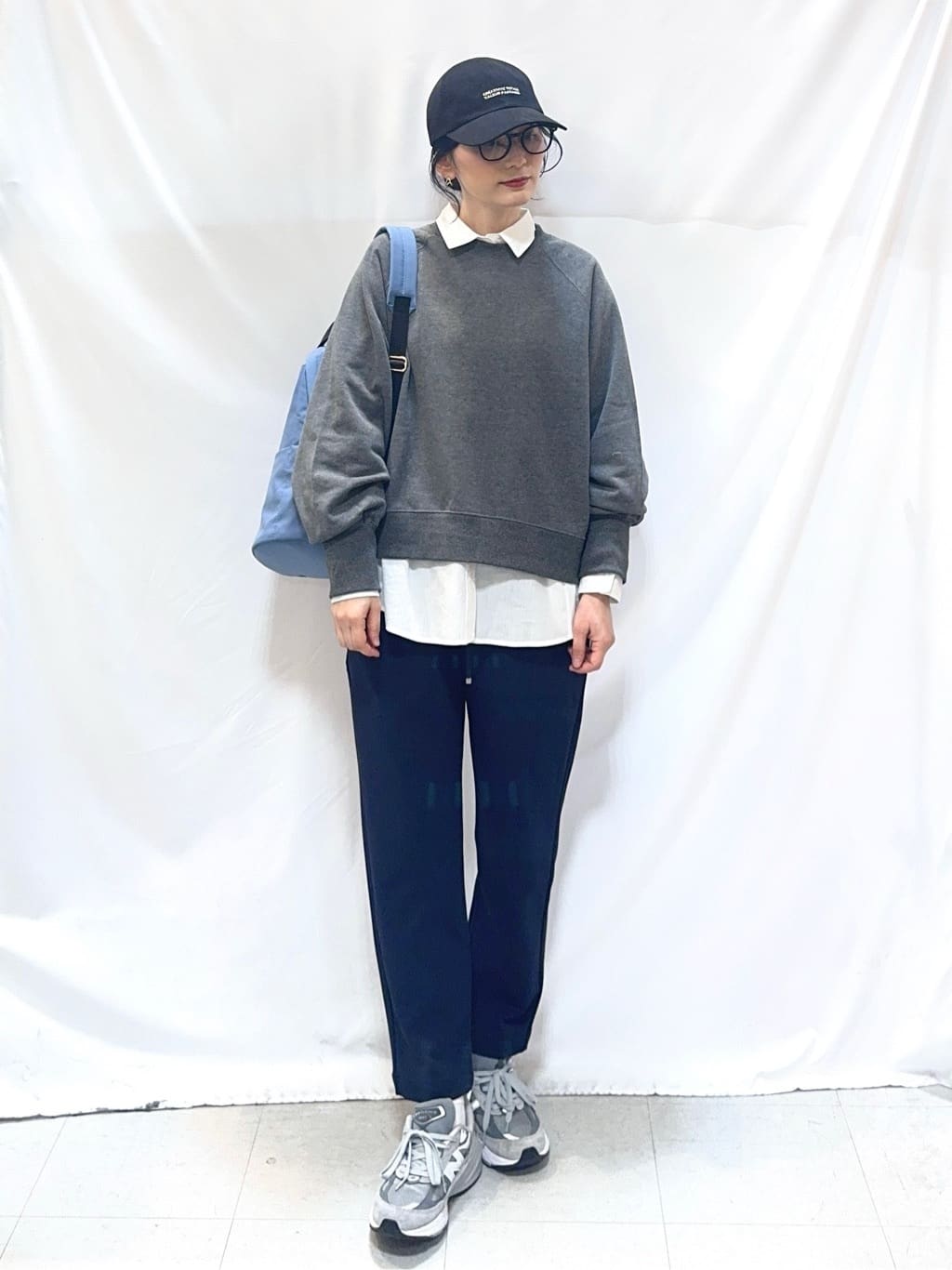 𝐇𝐢𝐫𝐨𝐦𝐢さんの「SHOO･LA･RUE｜【選べる色・柄/S-LL】通年使える レギュラーカラーシャツ」を使ったコーディネート
