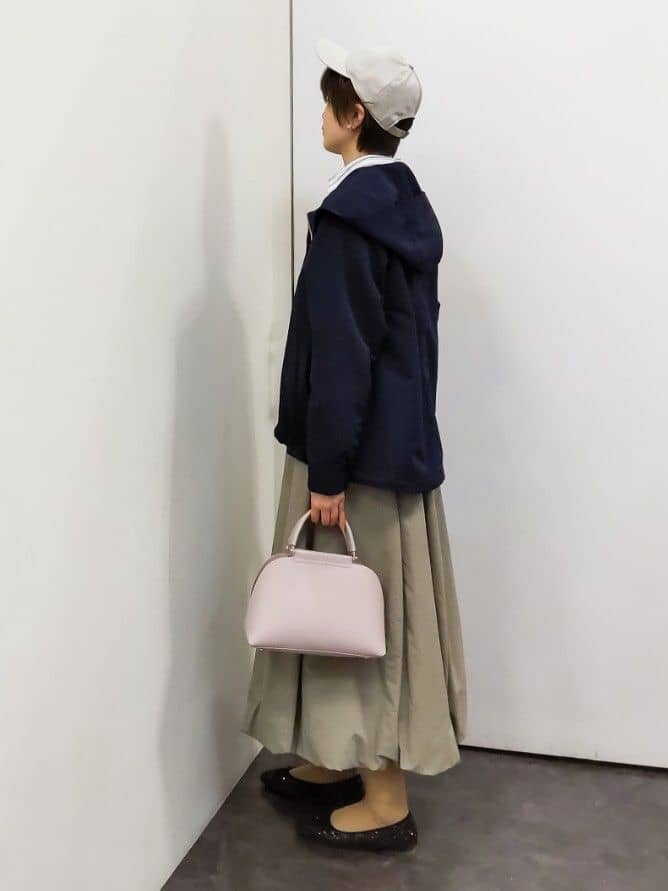 やまちゃんさんの「grove｜羽織としても大活躍！驚きの伸びを備えたコットンナイロンストレッチシャツ」を使ったコーディネート